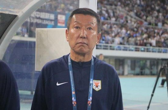 互换娇妻的呻吟声越来越大